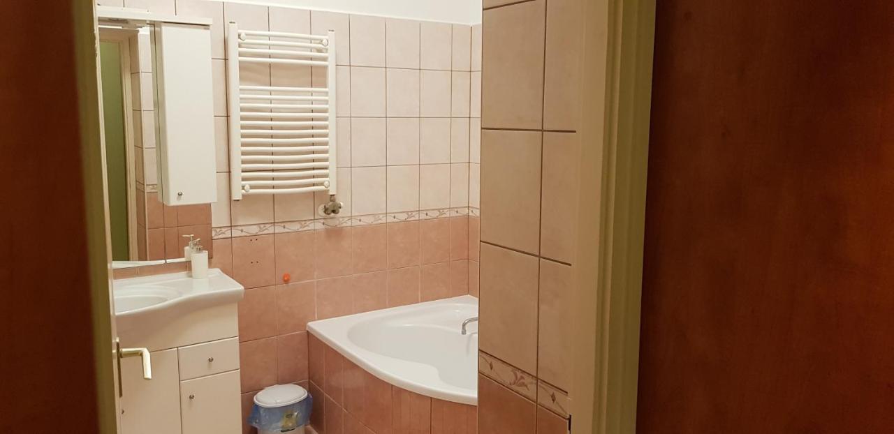 Alice Vendeghaz Bed & Breakfast Kalocsa Luaran gambar