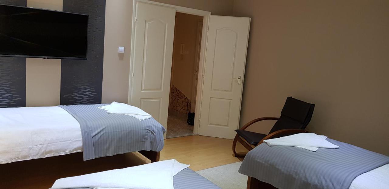 Alice Vendeghaz Bed & Breakfast Kalocsa Luaran gambar